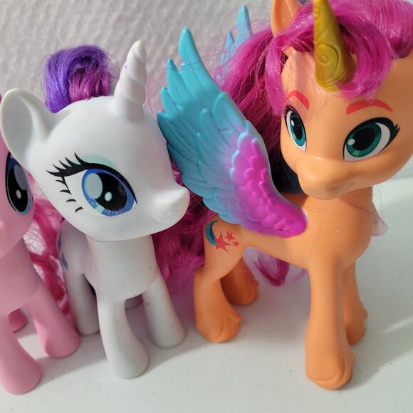 My Little Pony Lot of 4 Ponies Size Approx.5.750" 101824-2M3 - Picture 4 of 8